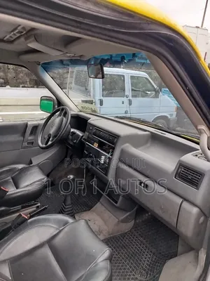 Volkswagen Transporter 2005 Yellow