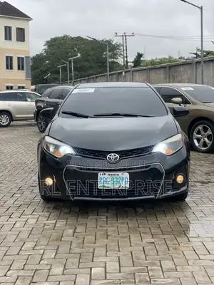 Toyota Corolla LE Premium 4dr Sedan (1.8L 4cyl CVT) 2016 Black