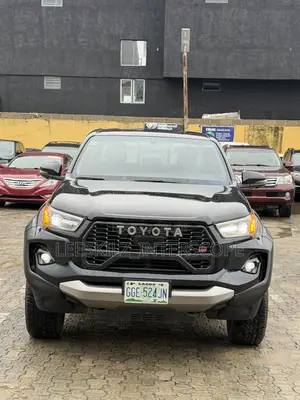 Toyota Hilux 2024 Black