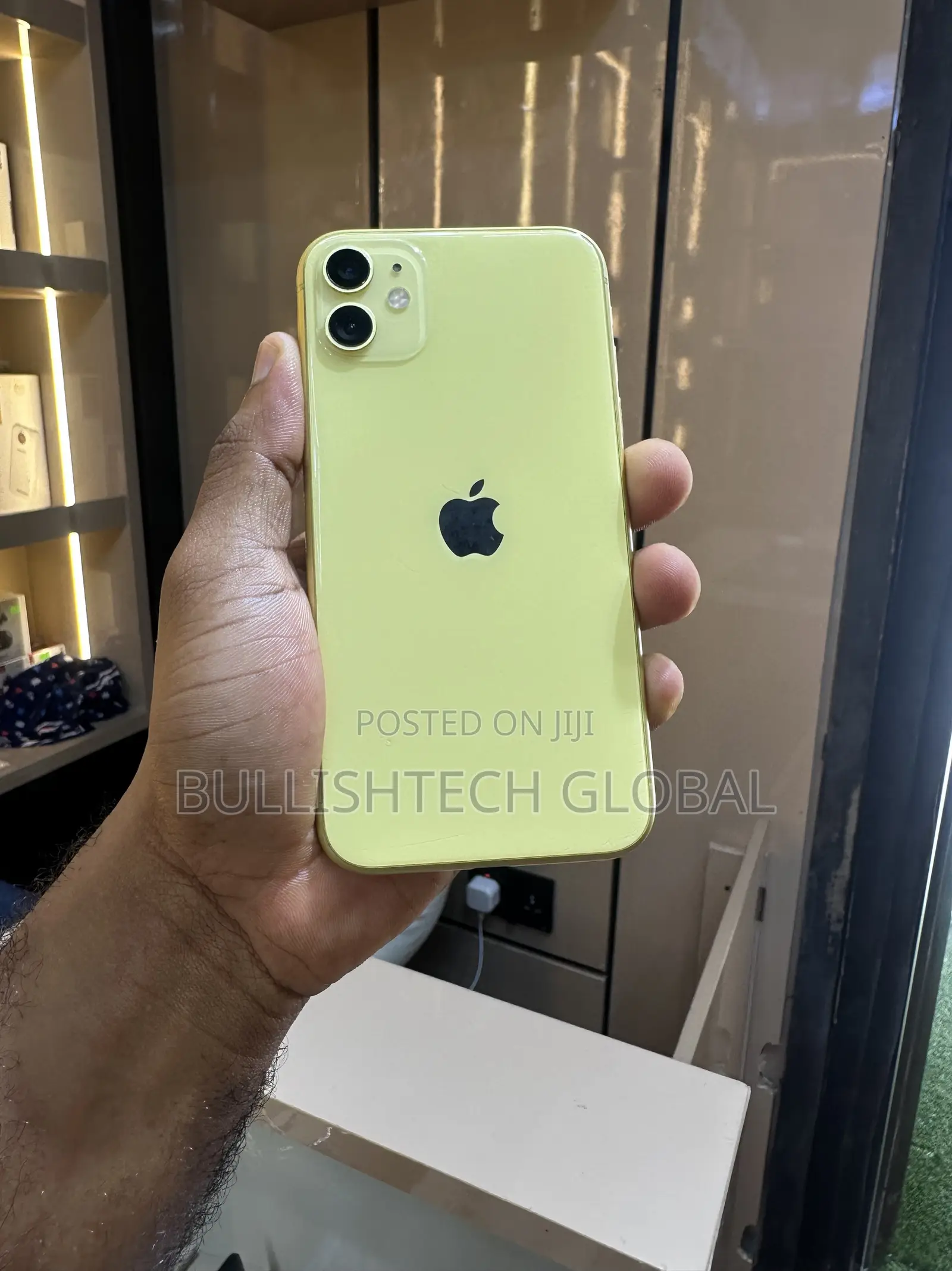 Apple iPhone 11 64 GB Yellow