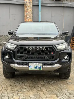 Toyota Hilux 2024 Black