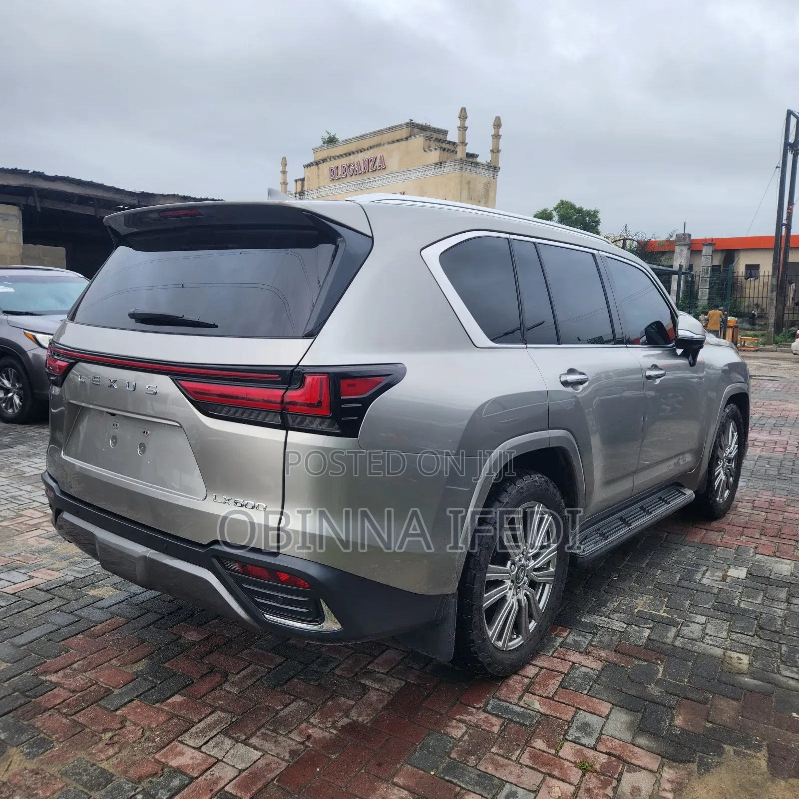 Lexus LX 600 2023 Gold