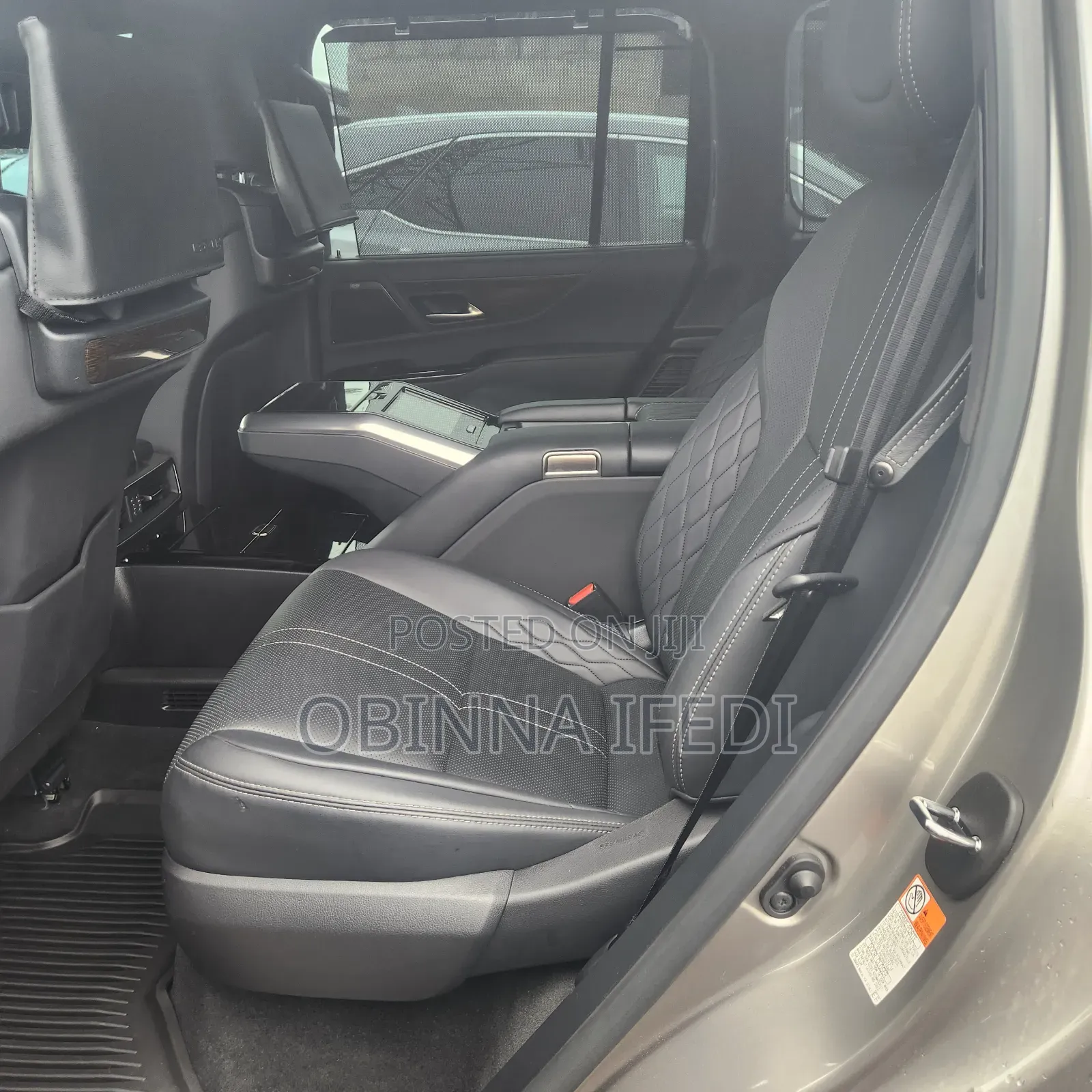 Lexus LX 600 2023 Gold