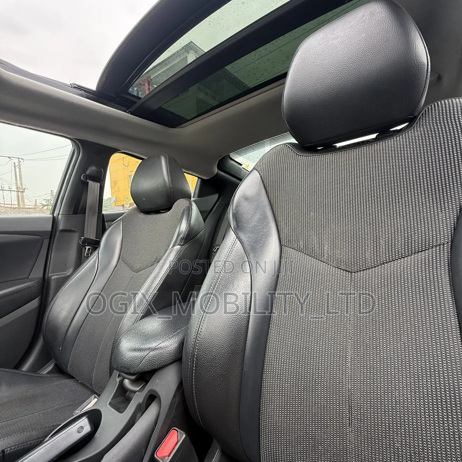 Hyundai Veloster Automatic 2012 Black