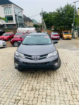 Toyota RAV4 LE 4dr SUV (2.5L 4cyl 6A) 2015 Gray