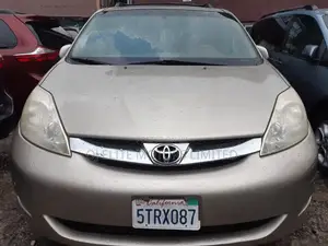 Toyota Sienna XLE AWD 2006 Silver