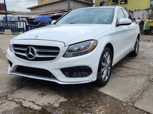 Mercedes-Benz C300 Luxury 4dr AWD 4Matic Sedan (2.0L 4cyl 7A) 2015