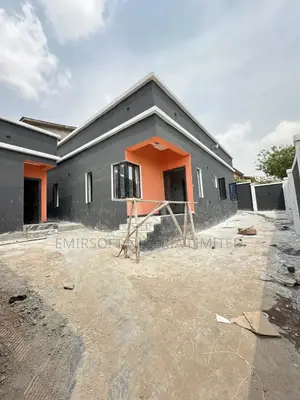 Furnished 3bdrm Bungalow in Ologuneru for sale