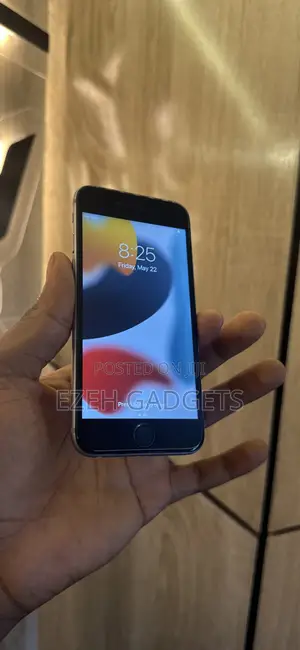 New Apple iPhone 6s 32 GB Silver