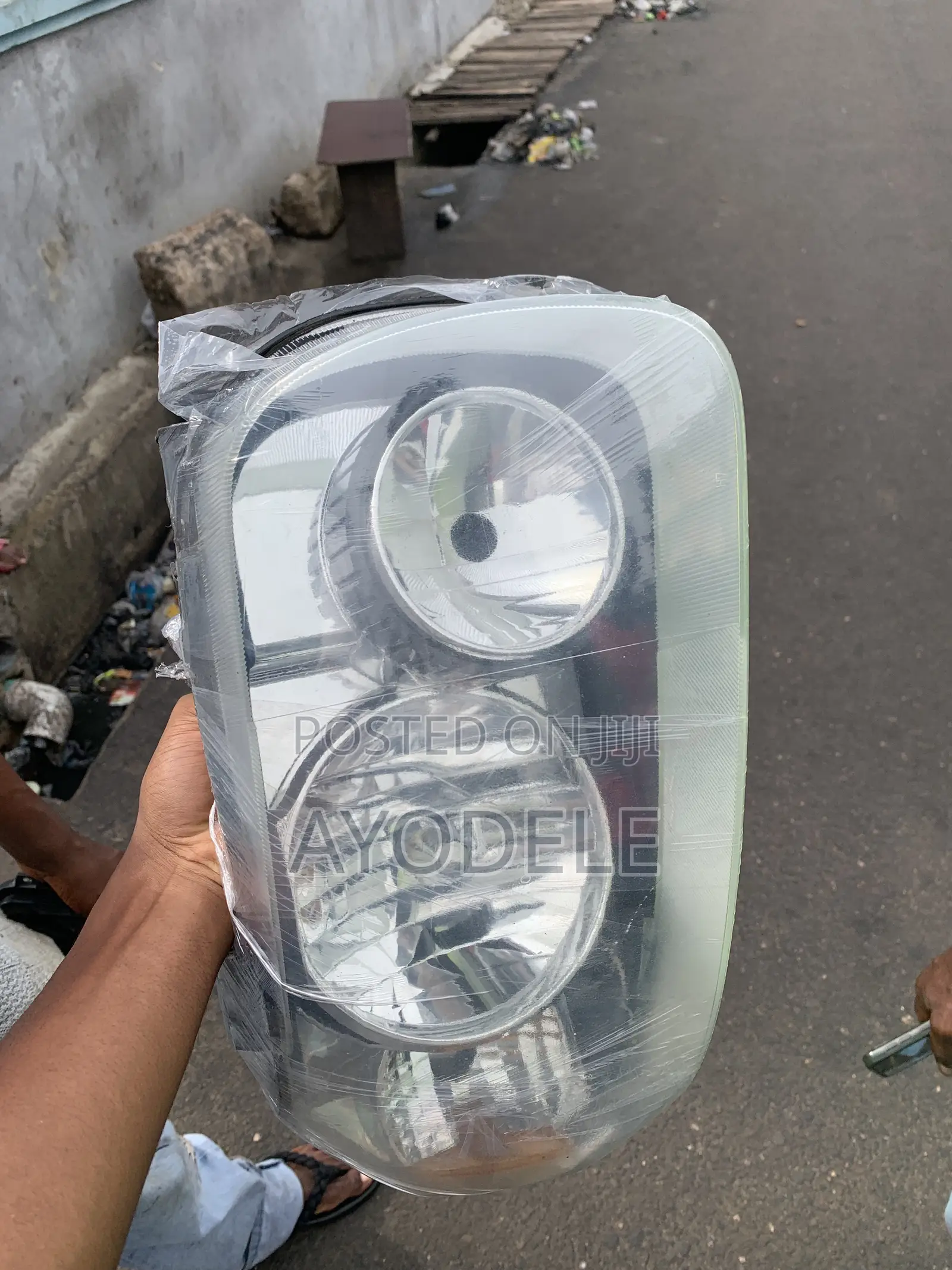 Headlights Ford Escape 2005