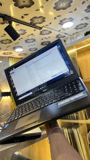 Laptop Acer Aspire E15 8GB Intel Core i5 HDD 320GB