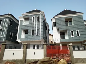 4bdrm Duplex in Allen Avenue for sale
