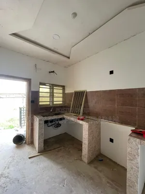 4bdrm Apartment in Kolapo Ishola Gra, Akobo for rent