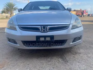 Honda Accord 2005 Silver