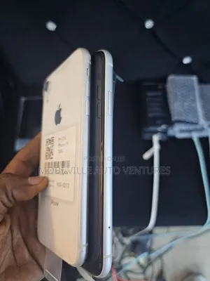 Apple iPhone XR 128 GB White
