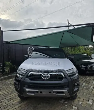 New Toyota Hilux 2025 Black