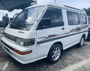 Mitsubishi L300 2004 White