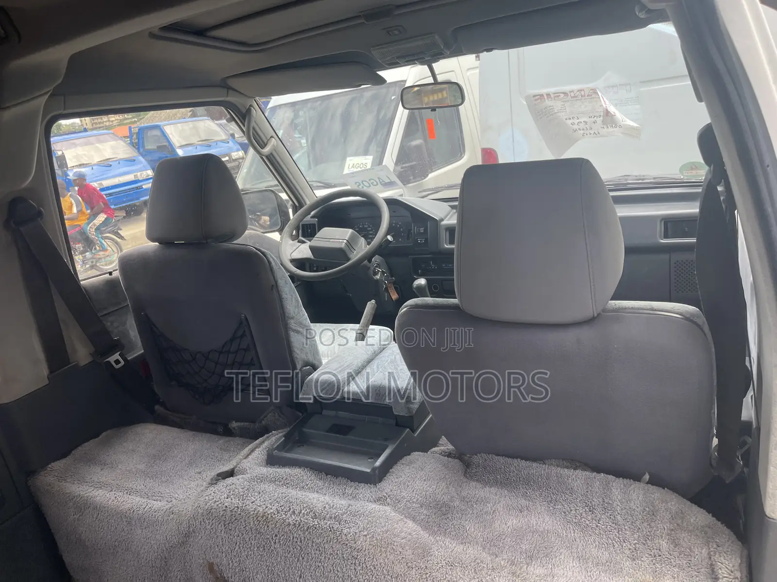 Mitsubishi L300 2004 White