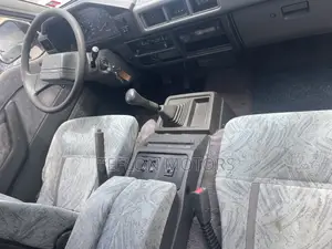 Mitsubishi L300 2004 White