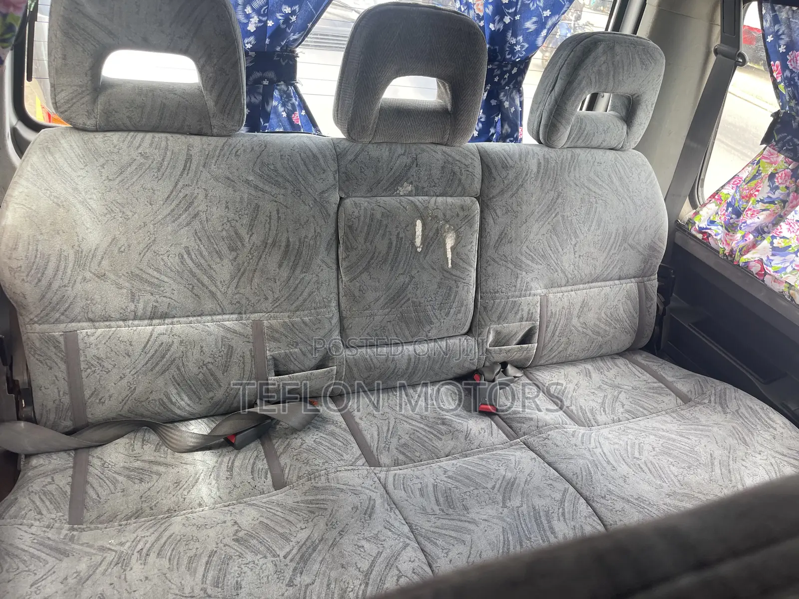 Mitsubishi L300 2004 White