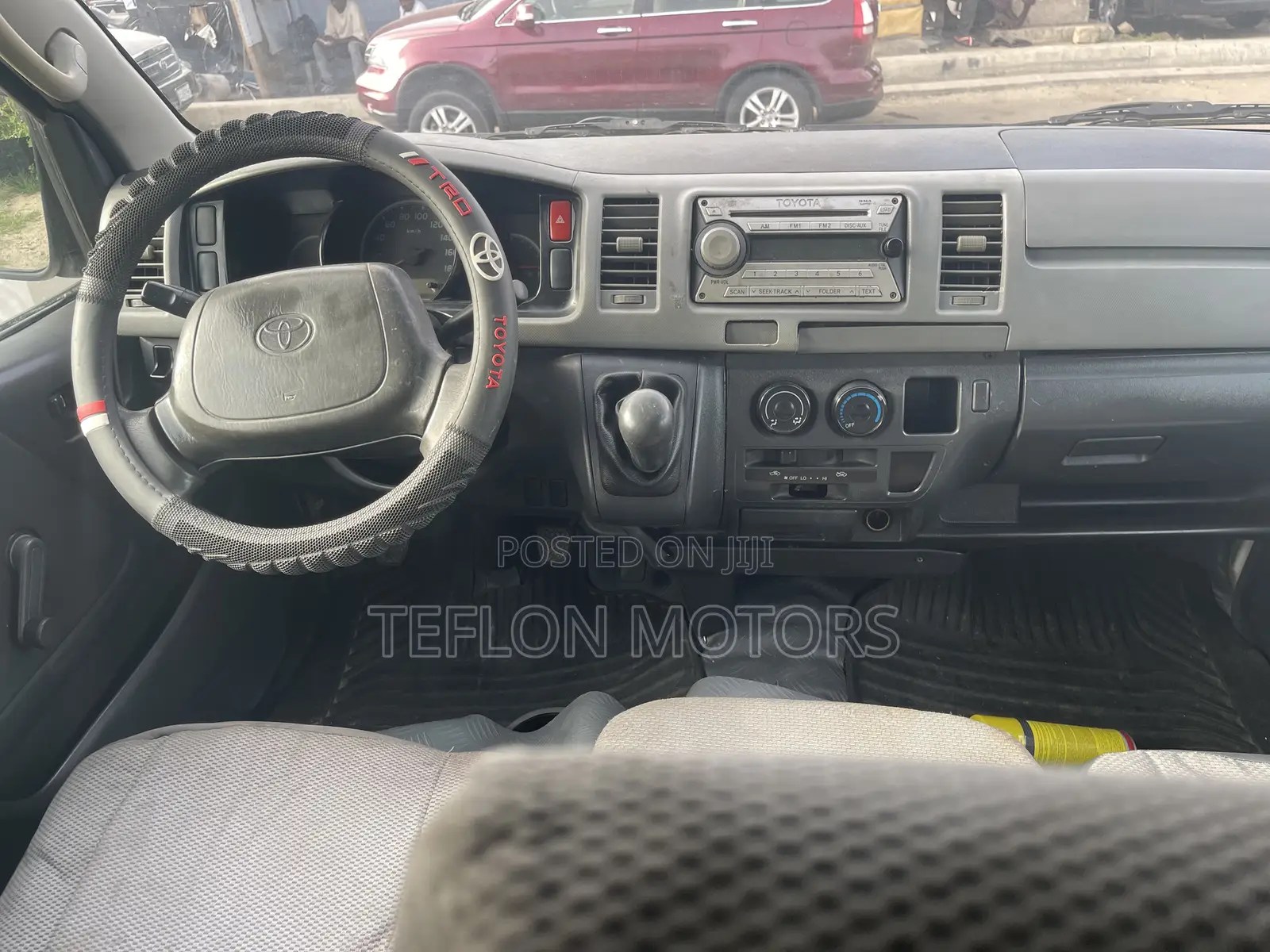 Toyota HiAce 2012 White