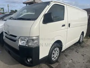 Toyota HiAce 2012 White