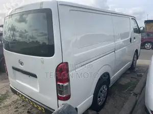 Toyota HiAce 2012 White