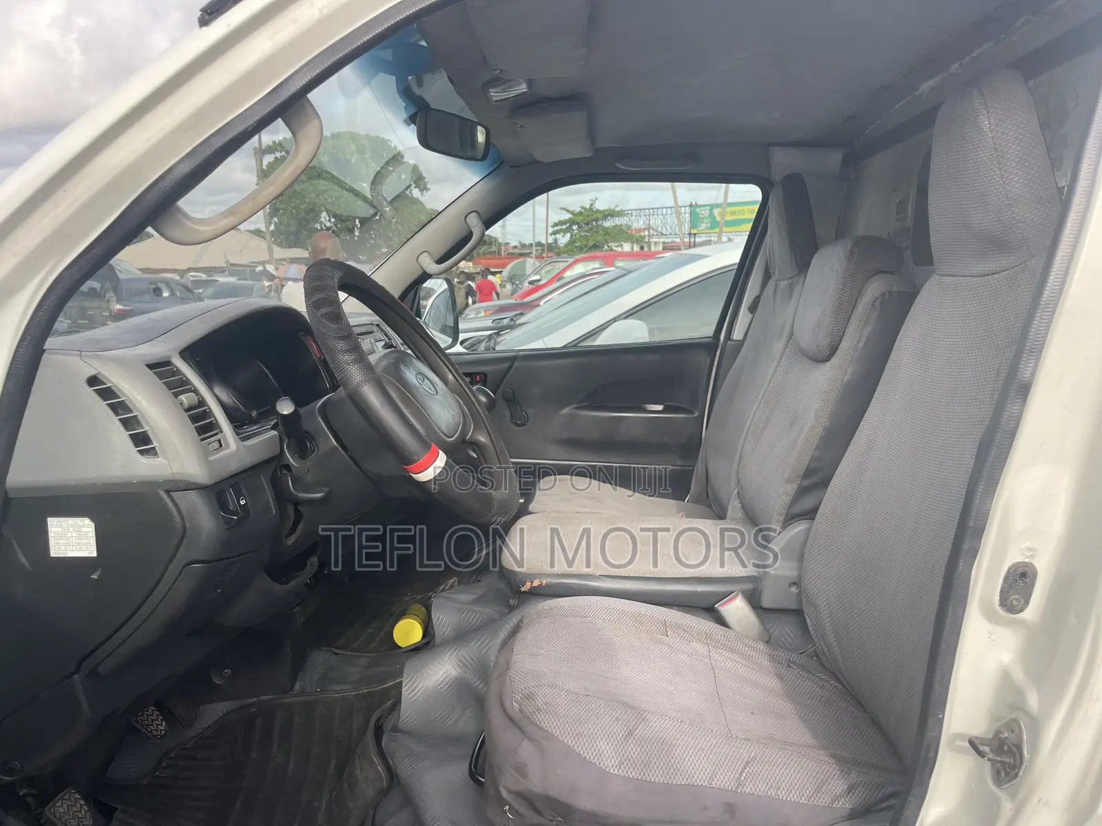 Toyota HiAce 2012 White