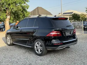 Mercedes-Benz M Class ML350 4MATIC 4dr SUV AWD (3.5L 6cyl 7A) 2014