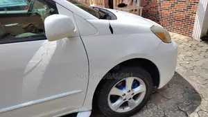 Toyota Sienna LE 2008 White
