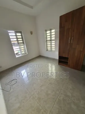 Mini Flat in Ikota for rent