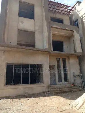 7bdrm Duplex in Area 11 for sale