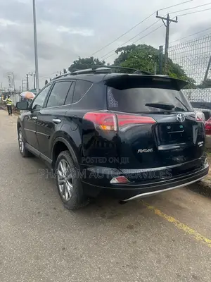 Toyota RAV4 Limited AWD (2.5L 4cyl 6A) 2017 Black