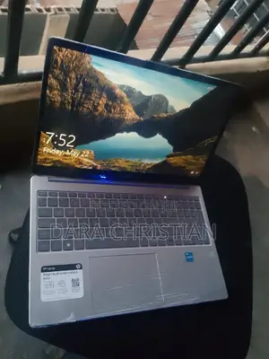 New Laptop HP 8GB Intel Core i3 SSD 256GB