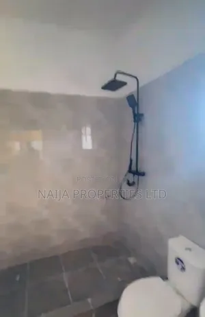 Mini Flat in Ikota Villa for rent