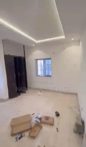 Mini Flat in Ikota Villa for rent