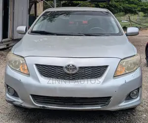 Toyota Corolla 2010 Silver