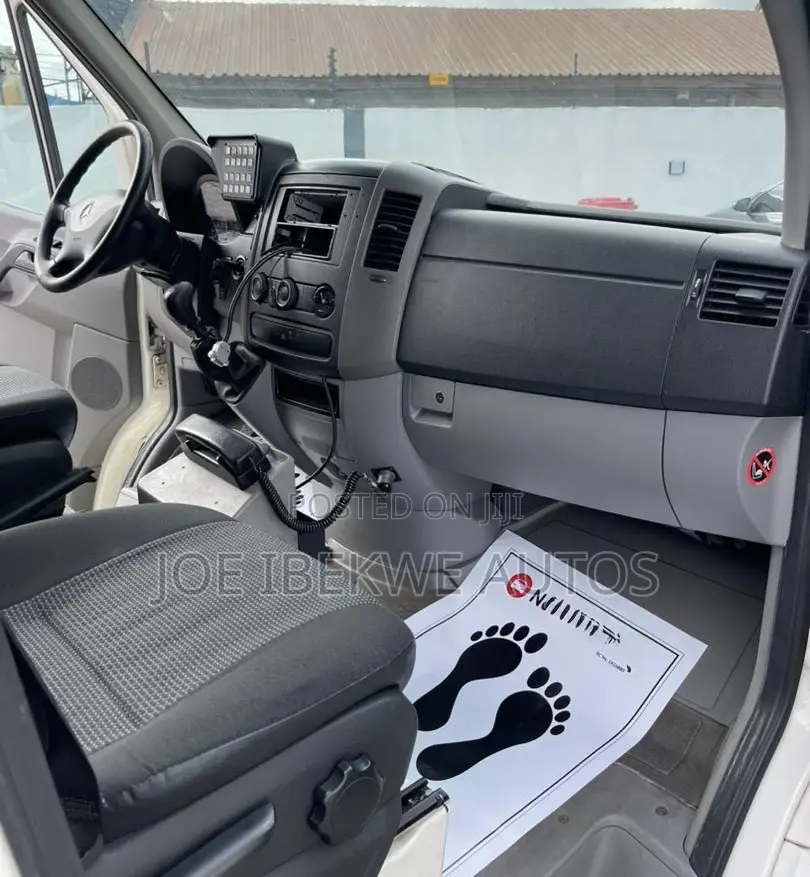 Mercedes-Benz Sprinter 2012 White