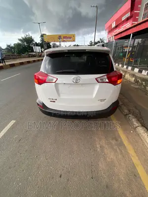 Toyota RAV4 LE 4dr SUV (2.5L 4cyl 6A) 2014 White