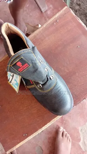 Armstrong Safety Shoe