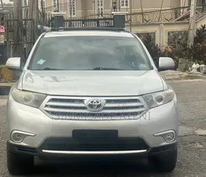 Toyota Highlander SE 2012 Silver