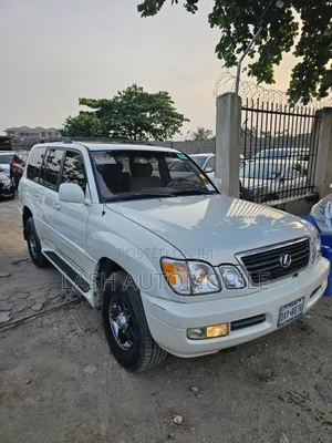 Toyota Land Cruiser 2001 White
