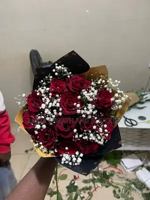 Red Roses Fresh Flower Bouquet