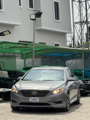 Hyundai Sonata Sport 4dr Sedan (2.4L 4cyl 6A) 2015 Gray