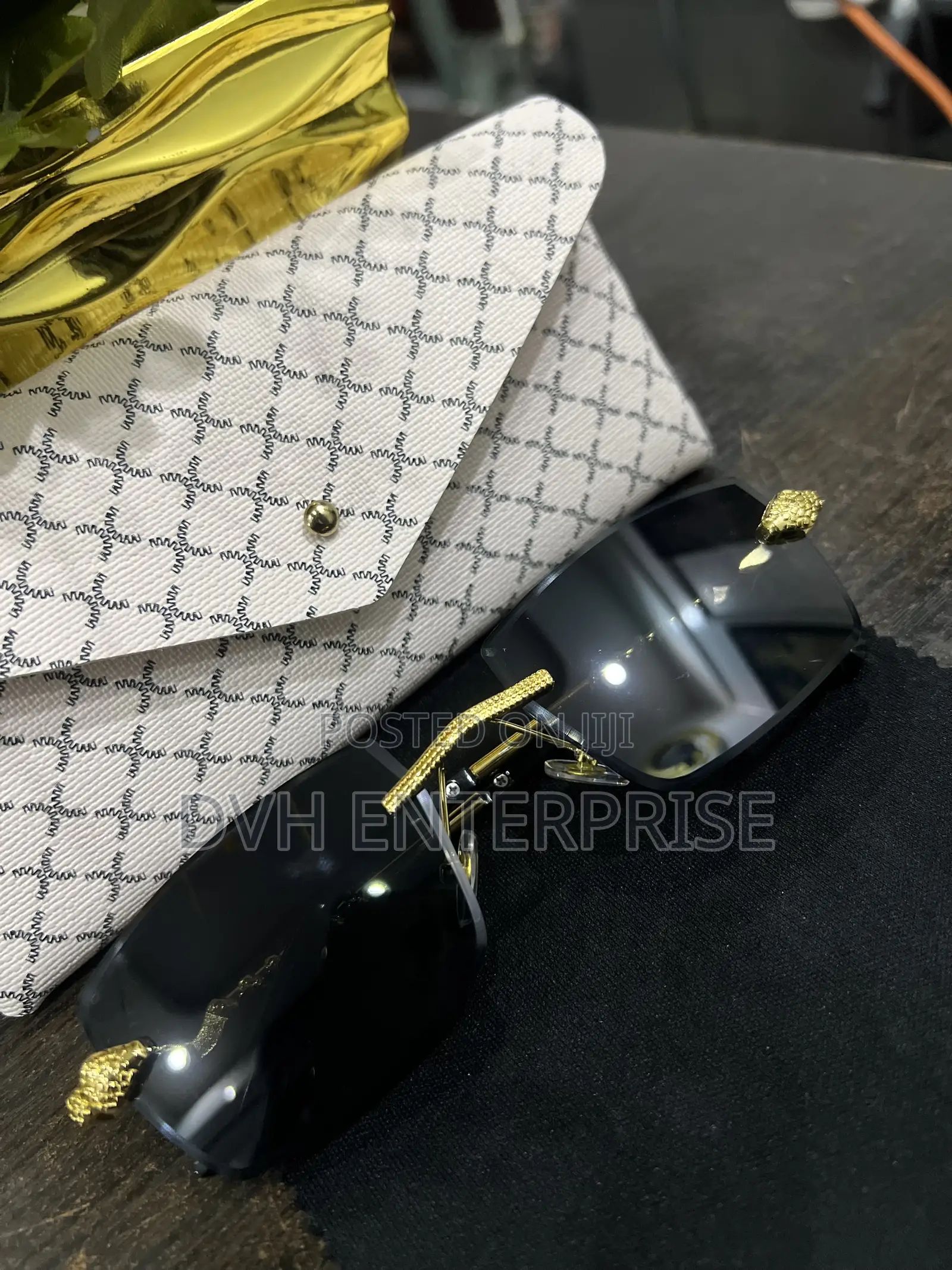 Diamond Cut Tint Rimless Sunglass