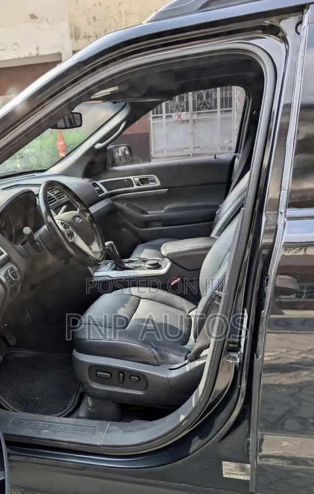 Ford Explorer 2012 Black