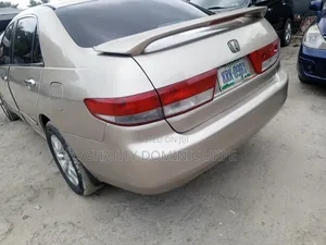 Honda Accord 2.0 Comfort 2005 Gold