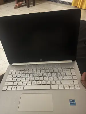 Laptop HP 14S 8GB Intel Core i3 SSHD+SSD 16 GB