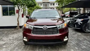 Toyota Highlander LE 4dr SUV AWD (3.5L 6cyl 6A) 2014 Maroon