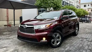 Toyota Highlander LE 4dr SUV AWD (3.5L 6cyl 6A) 2014 Maroon